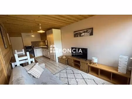 plagne centre - t2 + coin nuit  skis aux pieds. résidence rénovée et reliée à la galerie