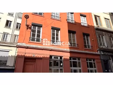 rue de flesselles / dernier etage