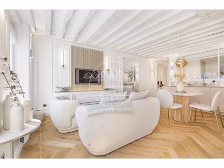 superbe pied à terre à paris 1er !