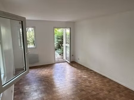 location vide studio paris 13 -rez de jardin