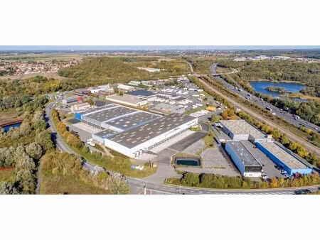 vente entrepôt 1 550 m² à 17 642 m²