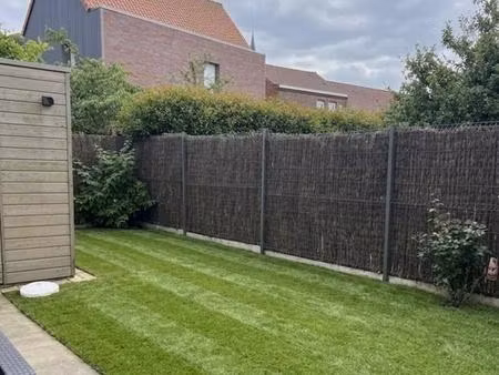 à louer maison récente 3 chambres avec jardin et garage à