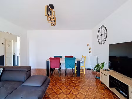 a vendre - maison de 113 m² - t5 - 4 chambres - 2 garages - 31470 saint lys