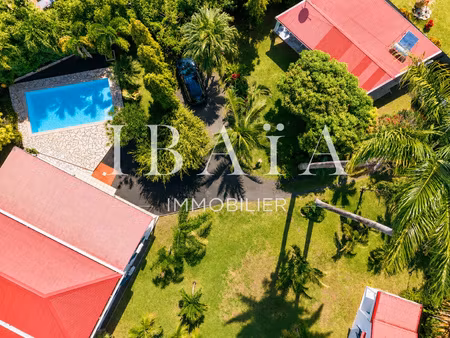 baie-mahault - secteur biglette - propriété villa + 2 dépend