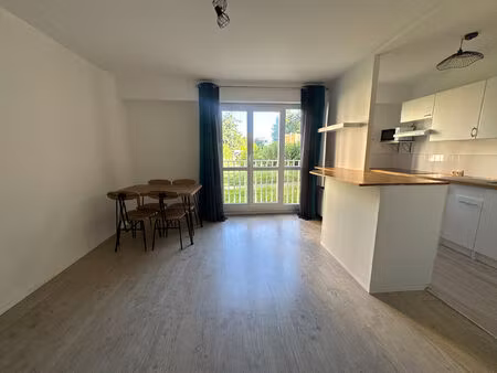 location appartement 1 pièce  29.42m²  les ulis