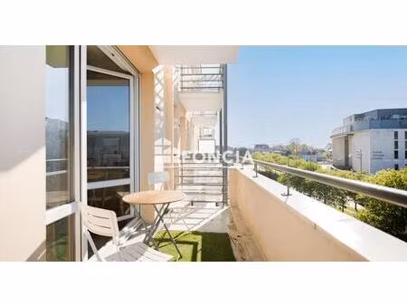 charmant t2 de 47 m² avec balcon et parking dans une résidence sécurisée