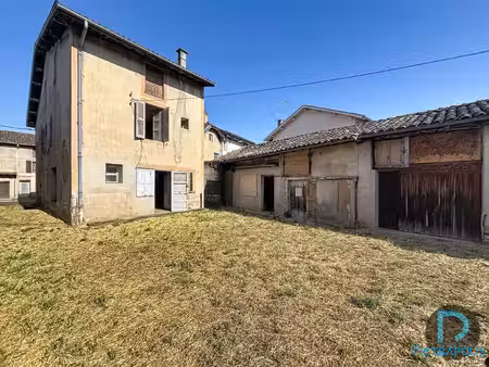 tenement immobilier avec trois appartements et terrain