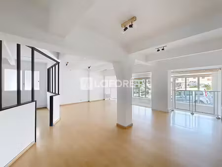 local commercial redon 135 m2