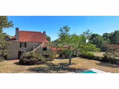 maison avec piscine et terrasse buros (64)
