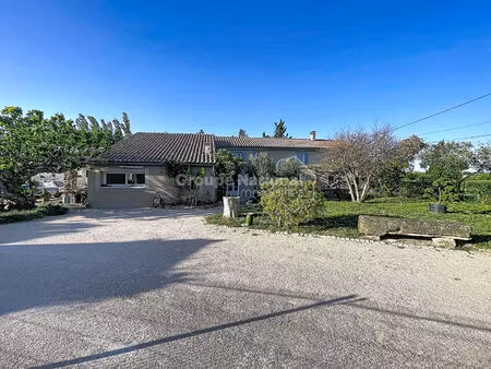 maison familiale 6 pièces 165 m² sur terrain de 2 260 m² camaret-sur-aigues