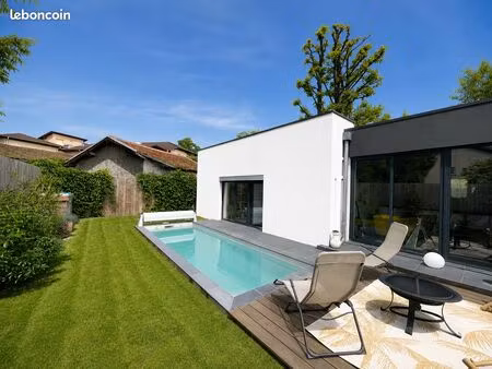 maison d'architecte avec piscine – un havre de paix à grenoble