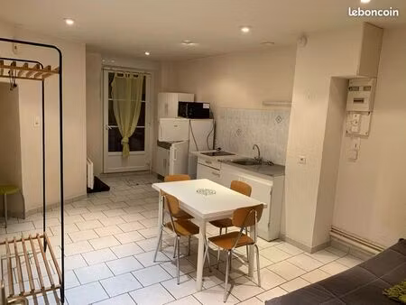loue studio meublé