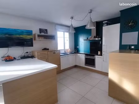 t4 meublé de 82 m² – 3 chambres + box fermé – entre annecy et genève – entièrement équipé