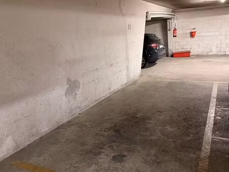 2 places moto individuelles sécurisées + casier - paris 19e (jean jaurès) 52-55/place