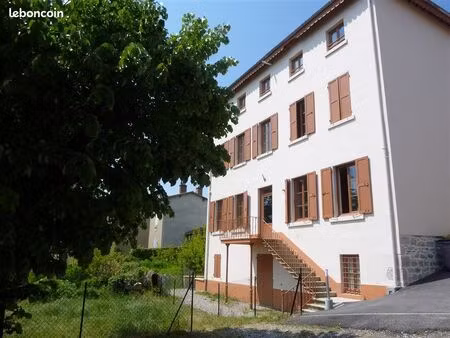 secteur résidentiel grd studio rénové dans maison bourgeoise