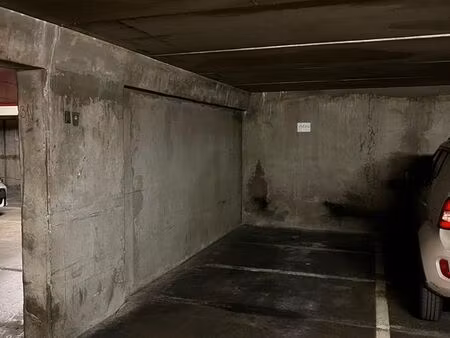 place de parking à louer – paris 10e – résidence sécurisée