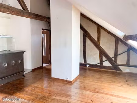 studio 1 pièce 28 m²