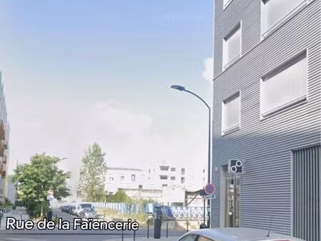 place de parking intérieure sécurisée