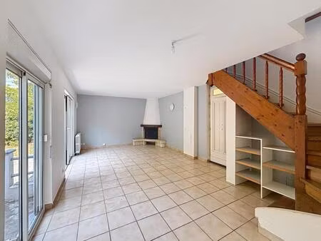 location appartement 4 pièces 105m² bordeaux 33200
