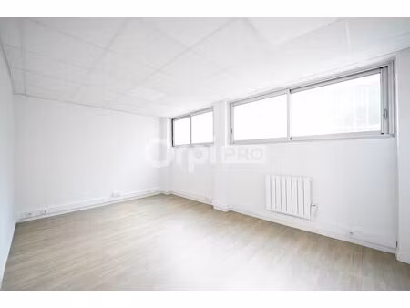 location bureaux 65 m²