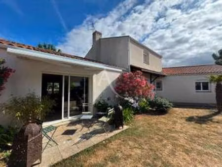 vente maison au fenouiller (85800) : à vendre / 255m² le fenouiller