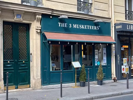 murs de boutique occupés 5ème
