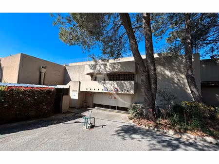 exclusivite l'adresse garage fermé à vendre