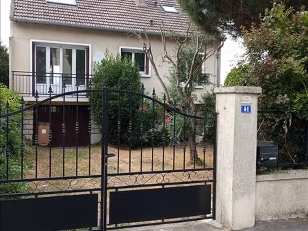 maison - 134 m2 - 6 pièces - non meublé