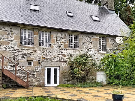 dans la vallee de brouains  belle longere 124 m2 avec gite a