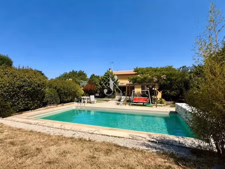 maison t5 avec piscine garage et dependance sur parcelle de