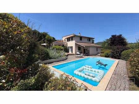 location meublée maison 6 pièces 184 m² à saint-didier-au-mont-d'or (69370)  2 950 €
