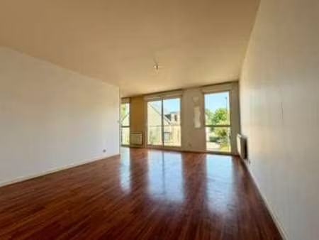 location appartement 3 pièces à tinténiac (35190) : à louer 3 pièces / 58m² tinténiac