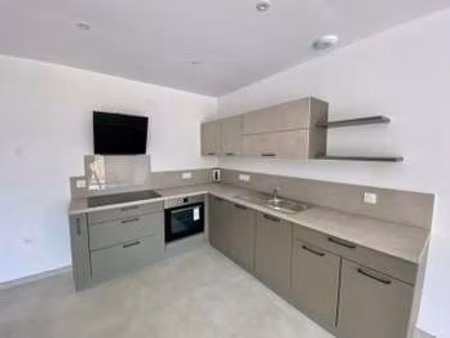 location maison au fenouiller (85800) : à louer / 94m² le fenouiller