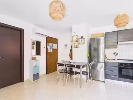 lozari t2 180 000€