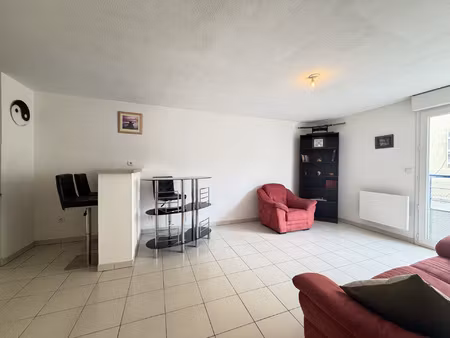 appartement t2 de 41 m2 avec 2 pk et 1 cellier