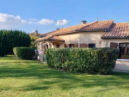charmante demeure  150m2  plain pied  avec jardin  4 chambres