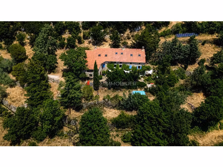 mas 6 pièces de 250m² - vue panoramique - parcelle de 100 000m