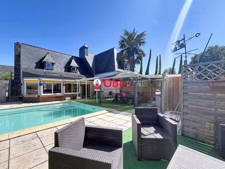 grande maison avec piscine  sauna  jacuzzi et tennis