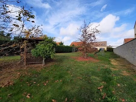 situé dans la charmante commune de varennes-sur-seine (77130)