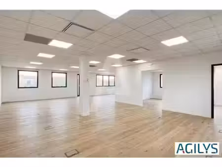 location bureaux 107m² à 215m²