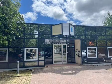 location bureaux 179 m²