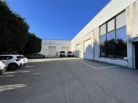 location local d'activités lesquin 500 m²
