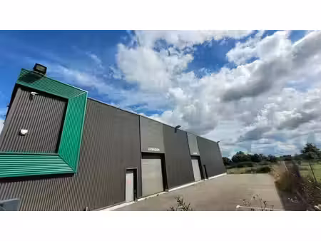 location local d’activités 810m²