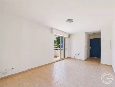 appartement studio - av ste marguerite - nice