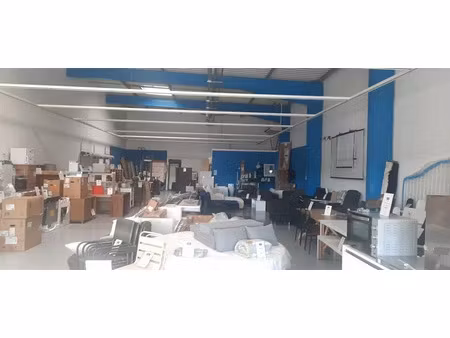 location commerce andelnans 300 m²