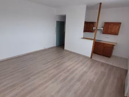 appartement 47 m² + parking  proche gare montargis idéal investisseur