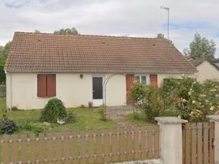 plain-pied : 79m²  2 ch  salle d’eau  garage  abris / terrain 860m².