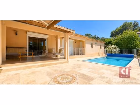 flassans-sur-issole villa contemporaine de plain-pied avec piscine  panneaux...