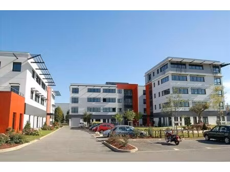 location local professionnel 4 399m²