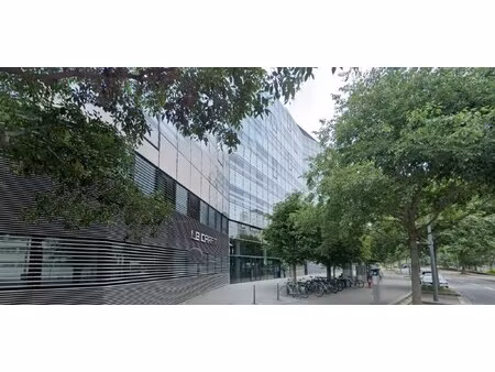 location local professionnel 14 548m²